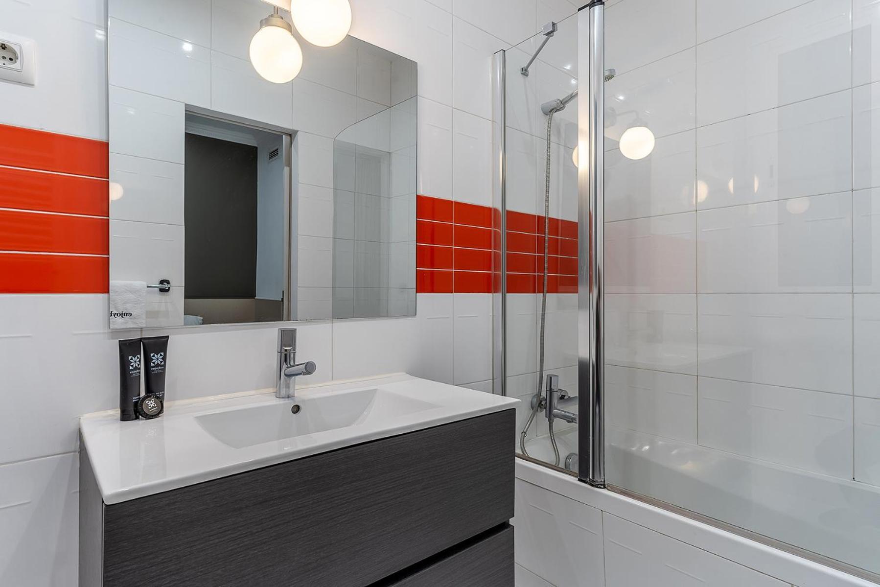 Enjoybcn Tapies Apartamento *