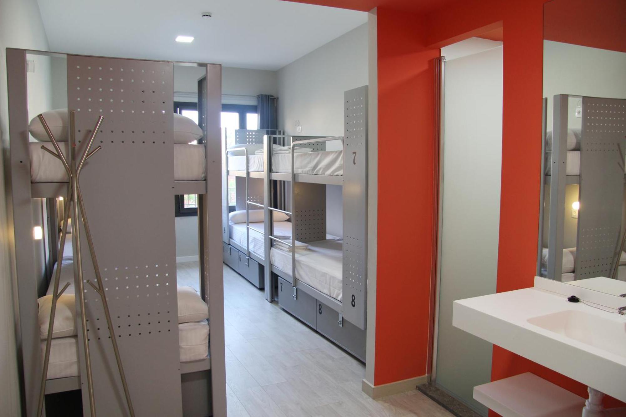 Hostal Bcnsporthostels *