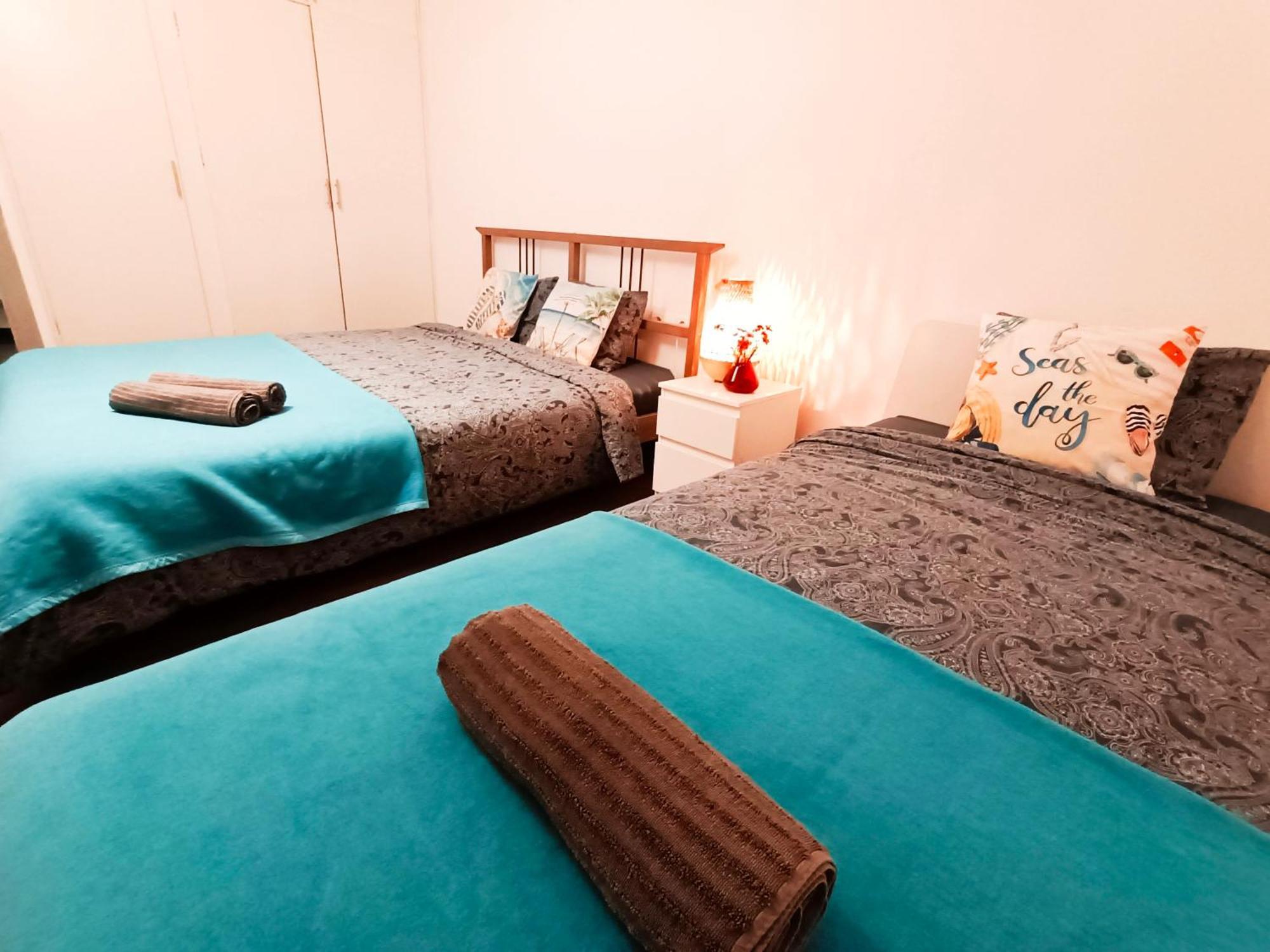 By Plaza Real Budget Hostal Barcelona