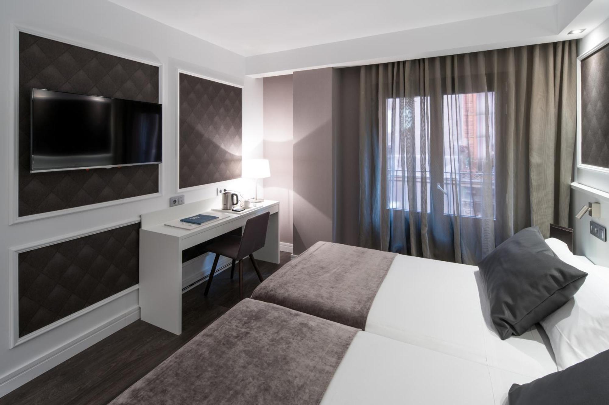 Hotel Catalonia Madgdalenes 4*