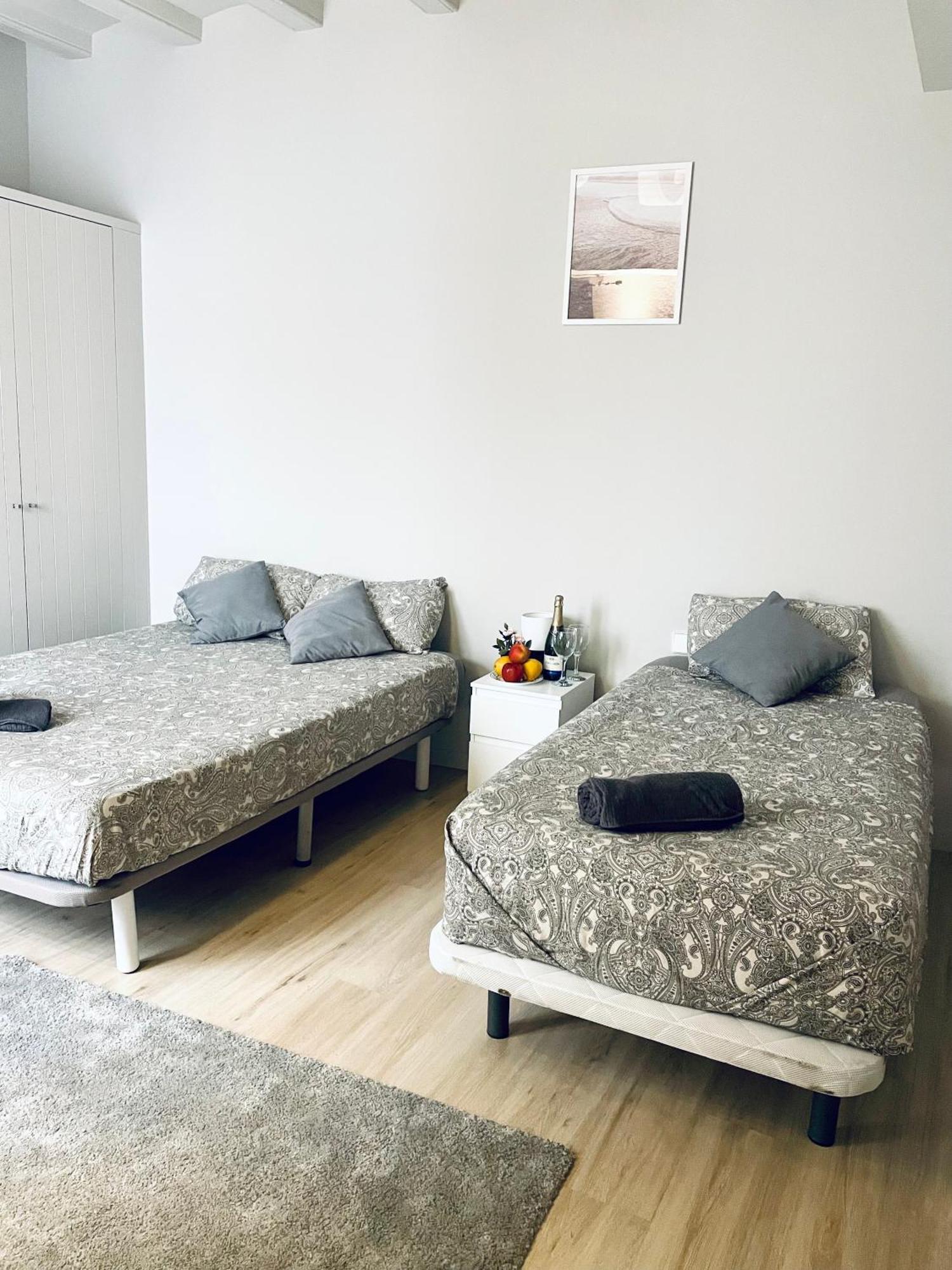 Triple With Private Bathroom In Gothic Barcelona