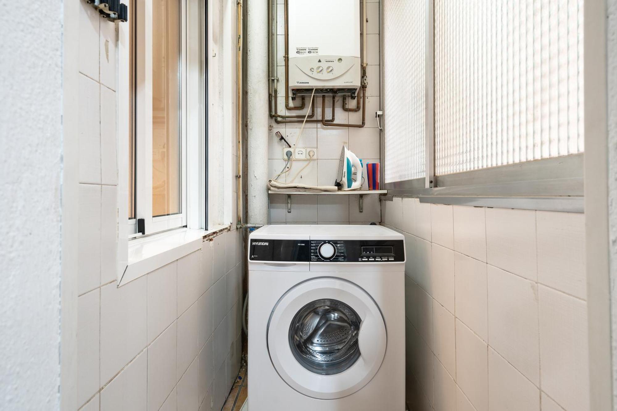 Apartment Eixample Ac, Sunlit Balcony & Prime Location Barcelona