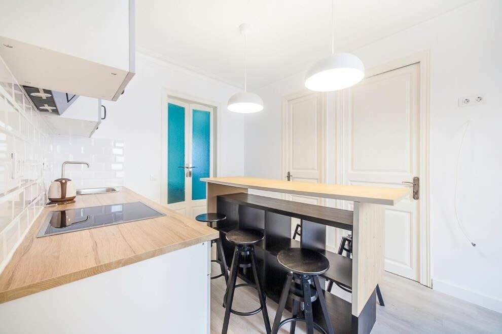 Carrer De Santa Madrona, 1 * Barcelona