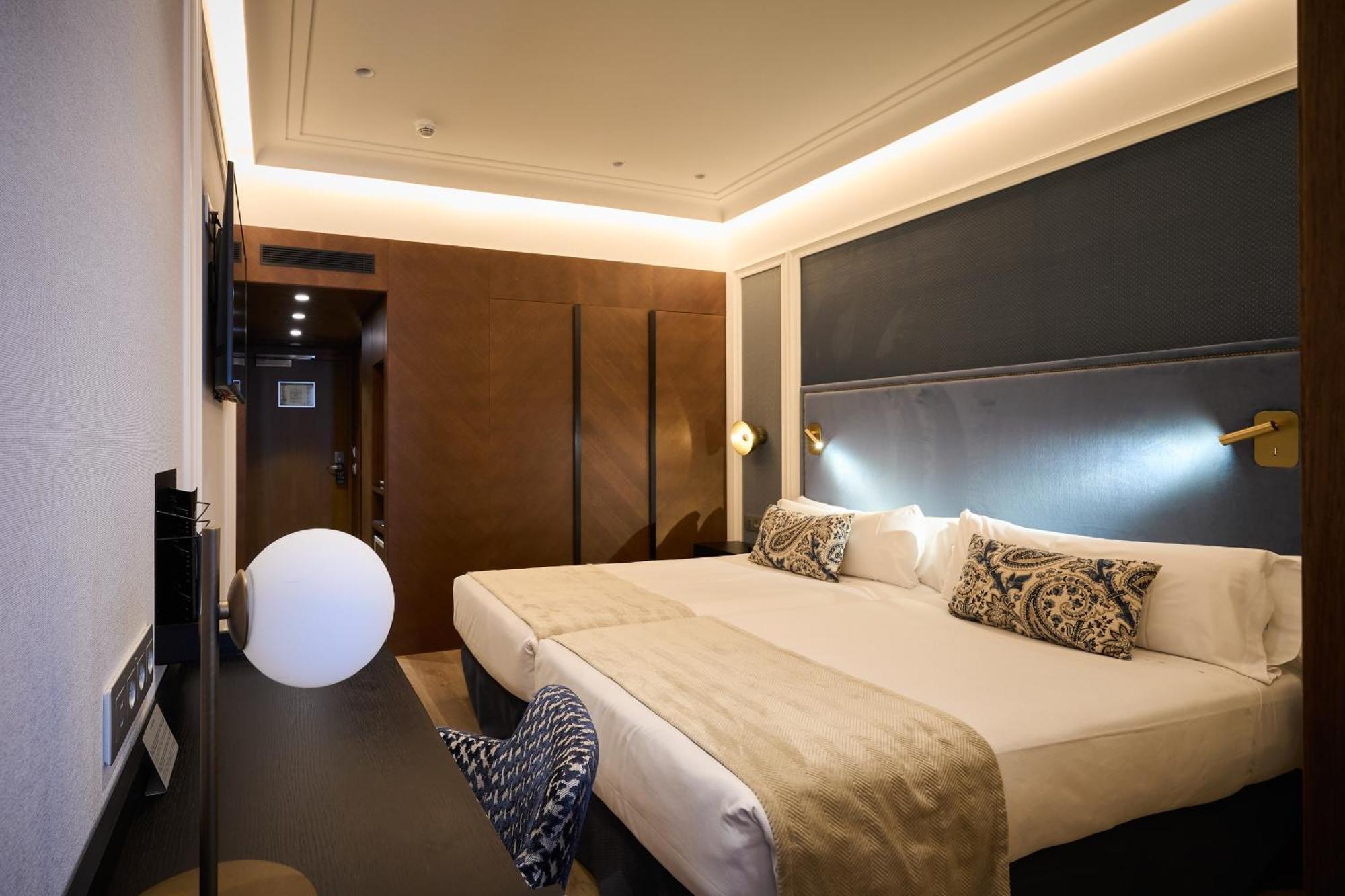 Catalonia Plaza Catalunya Hotel 4*