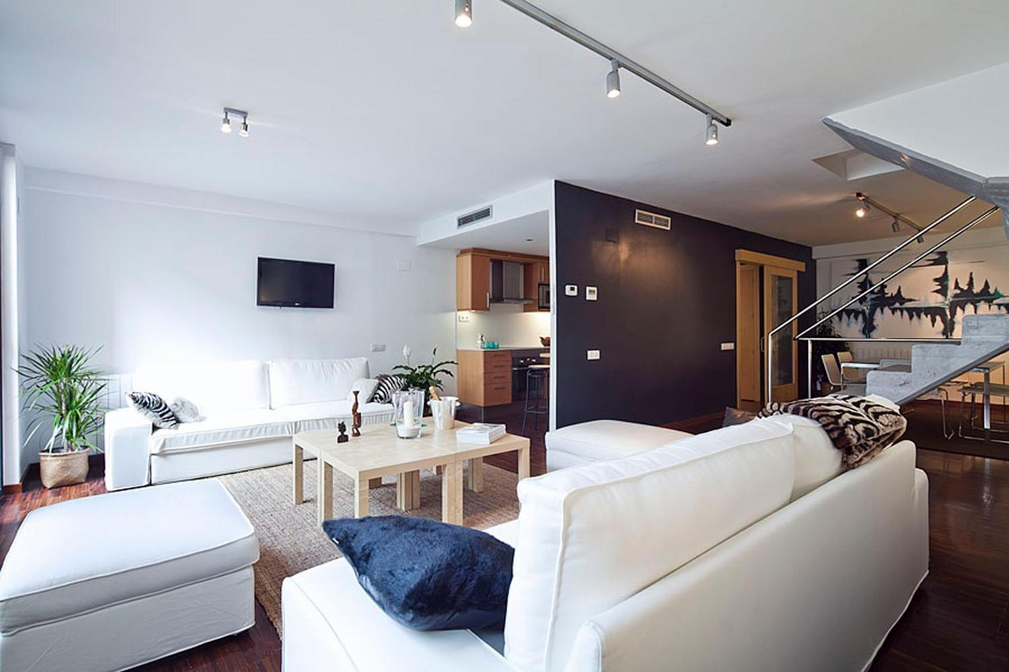 Apartment Rentals - Private Pool And Garden Center *