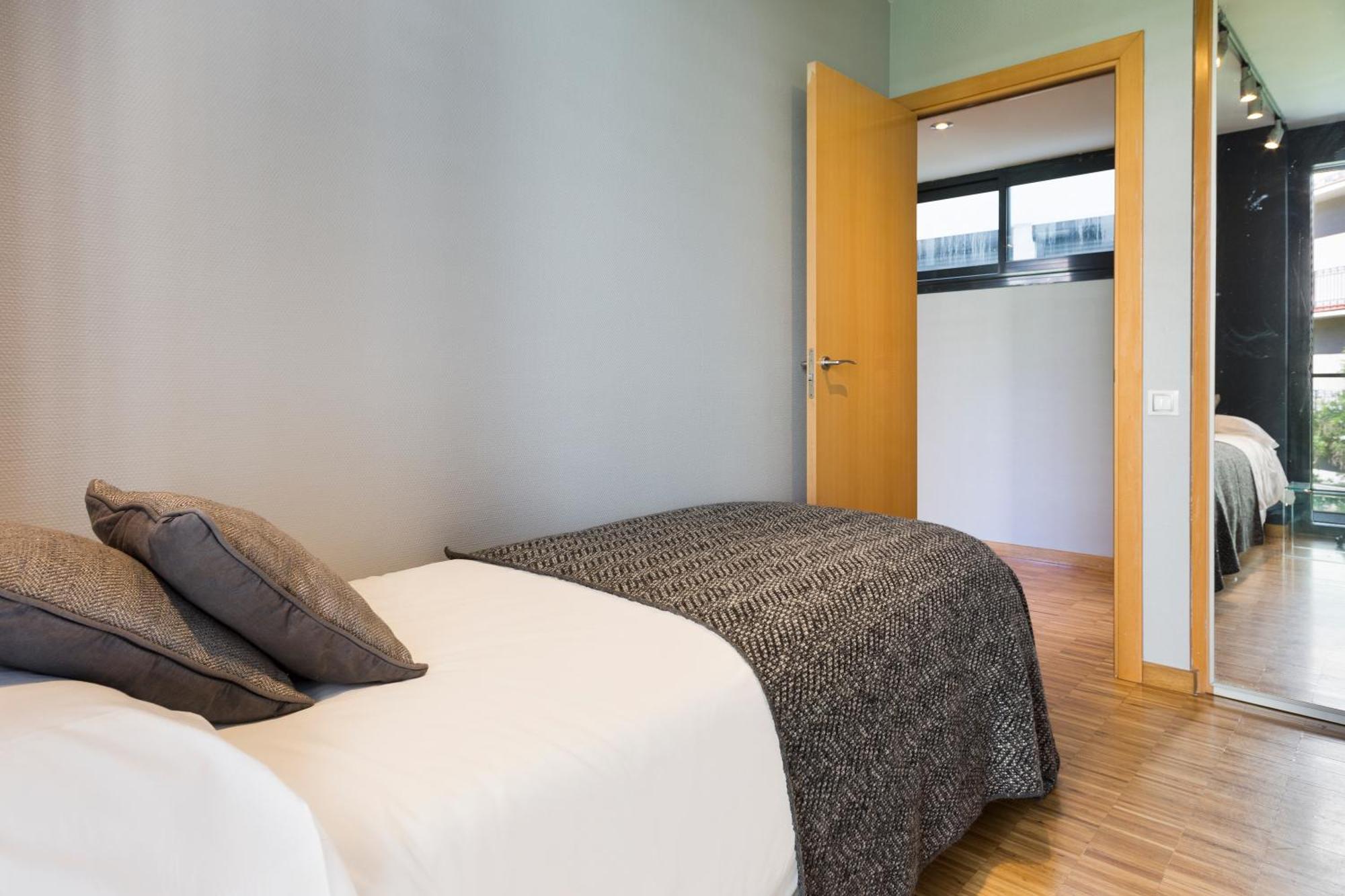 Apartamento My Space Emirates - Spacious Near The Center *