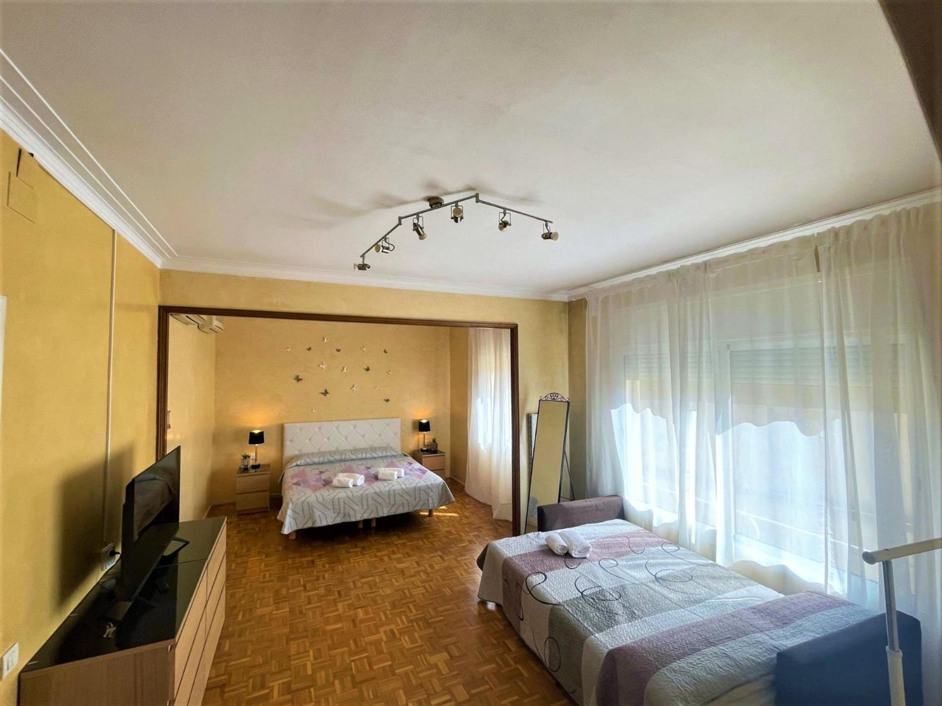 Bed and breakfast Alojamiento Villaroel Barcelona