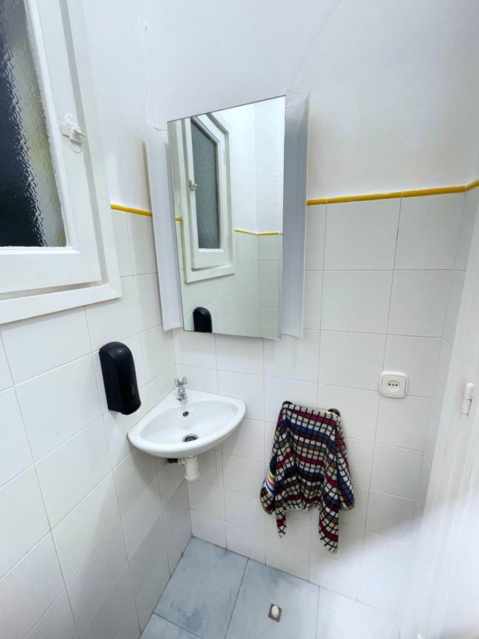 Bed and breakfast Alojamiento Villaroel Barcelona