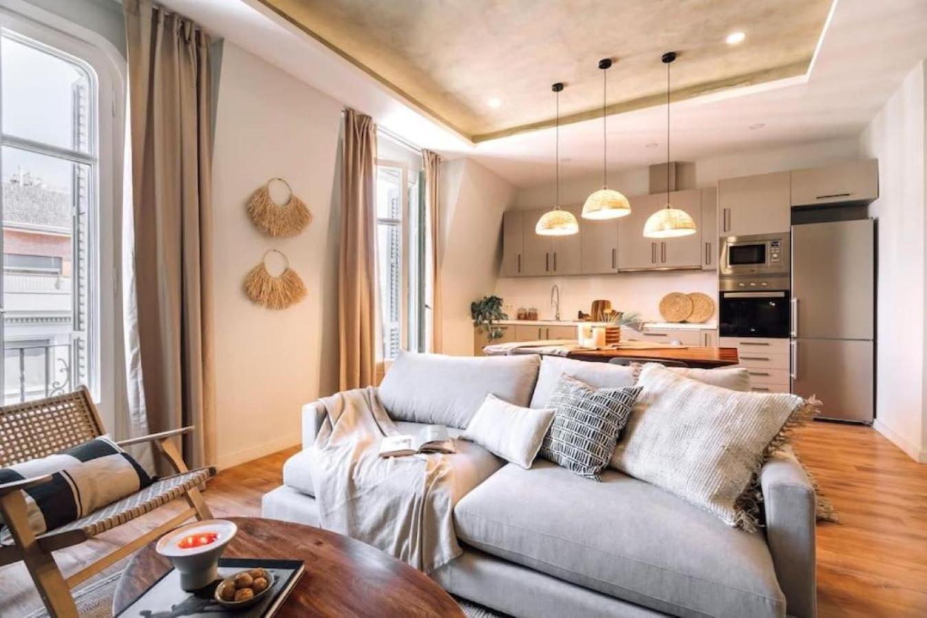 Salonga - 1 Bedroom And Balcony In Eixample Esquerra *