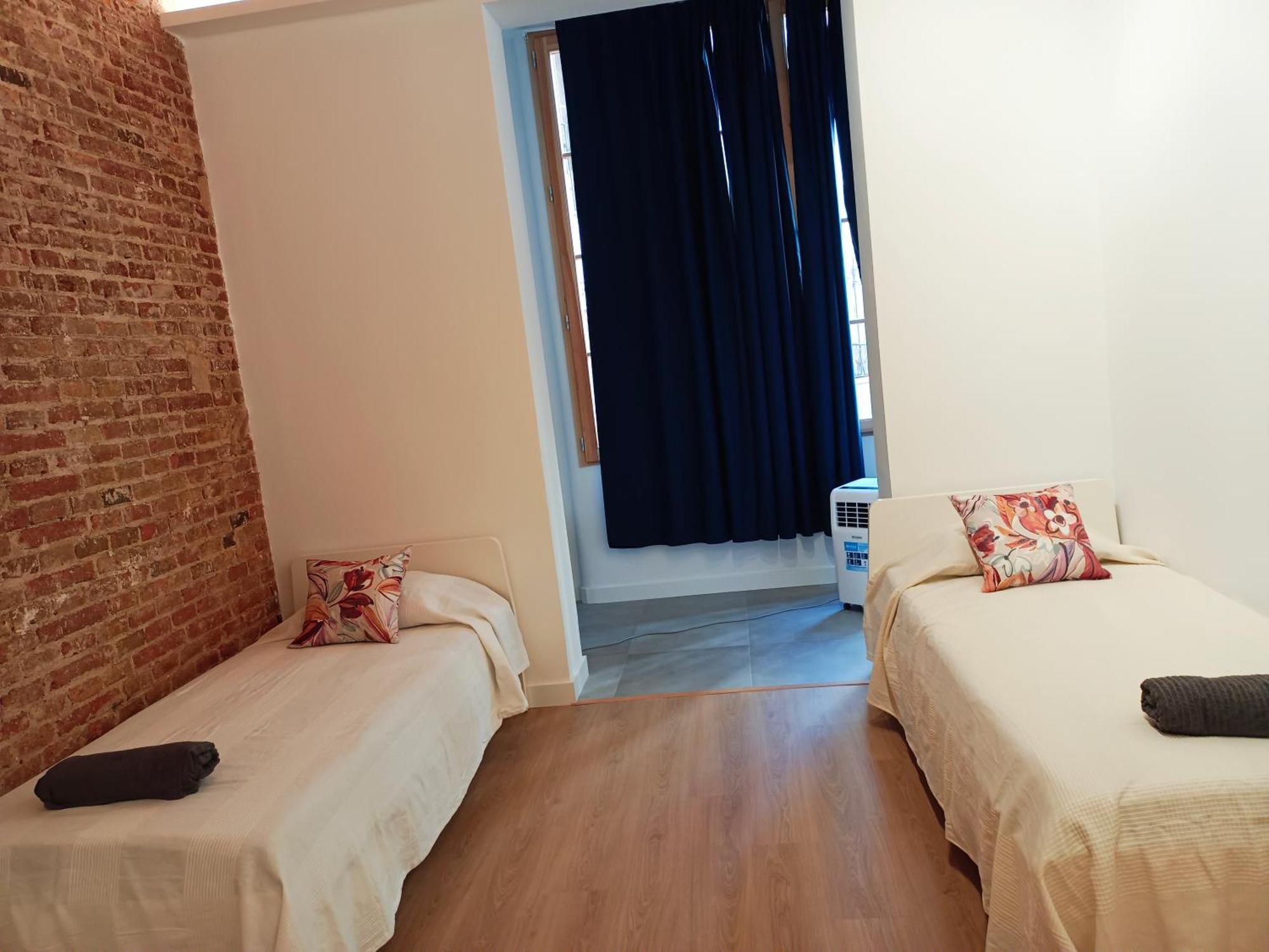 By Universitat Private Hostal