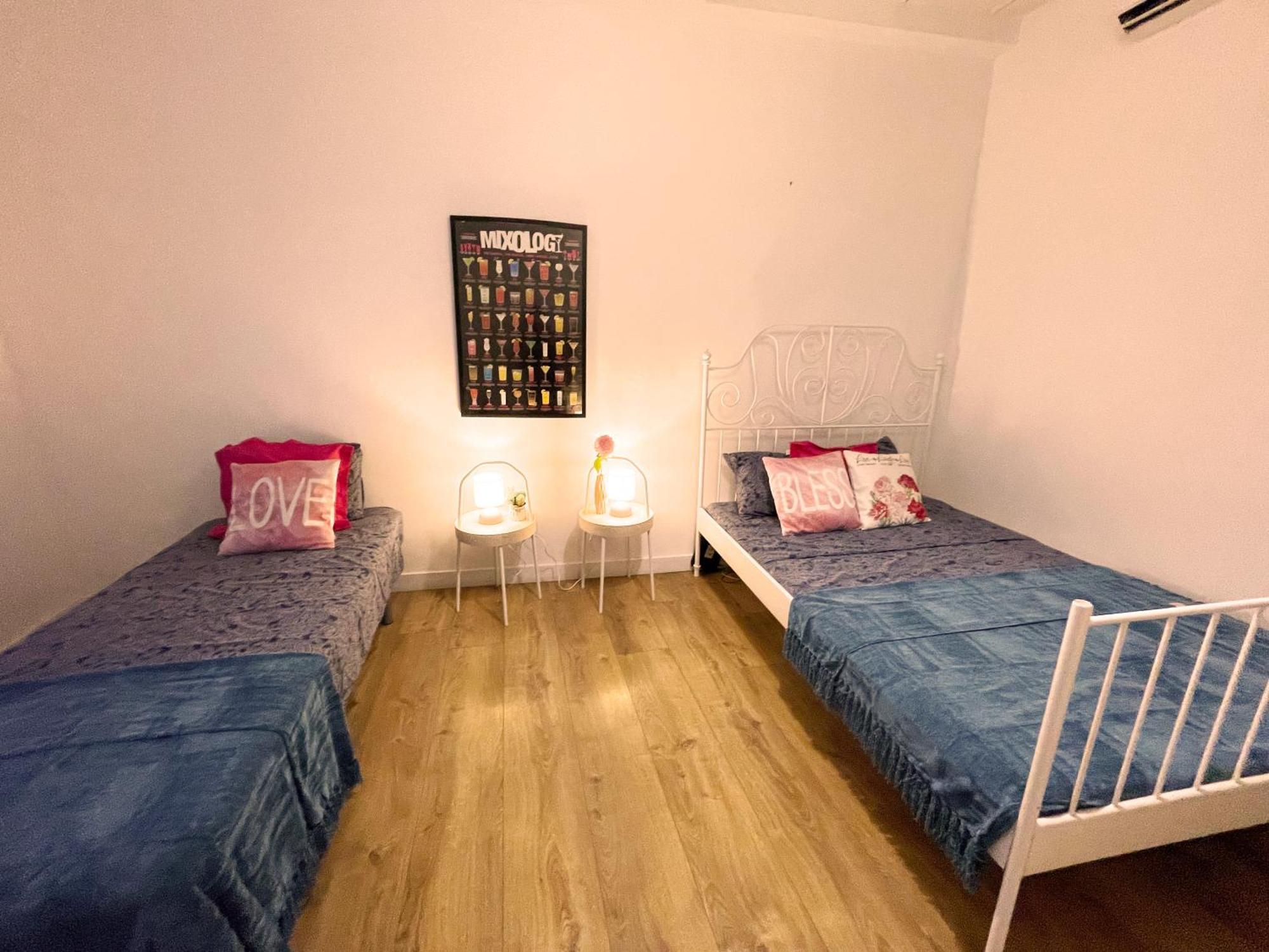 Hostal Gothic Near The Beach *