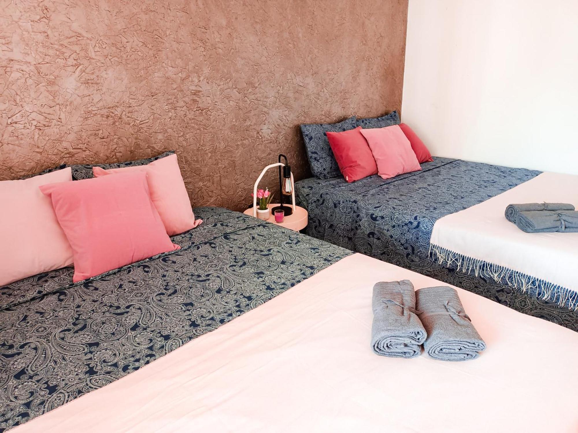 By Urquinaona Private Hostal Barcelona