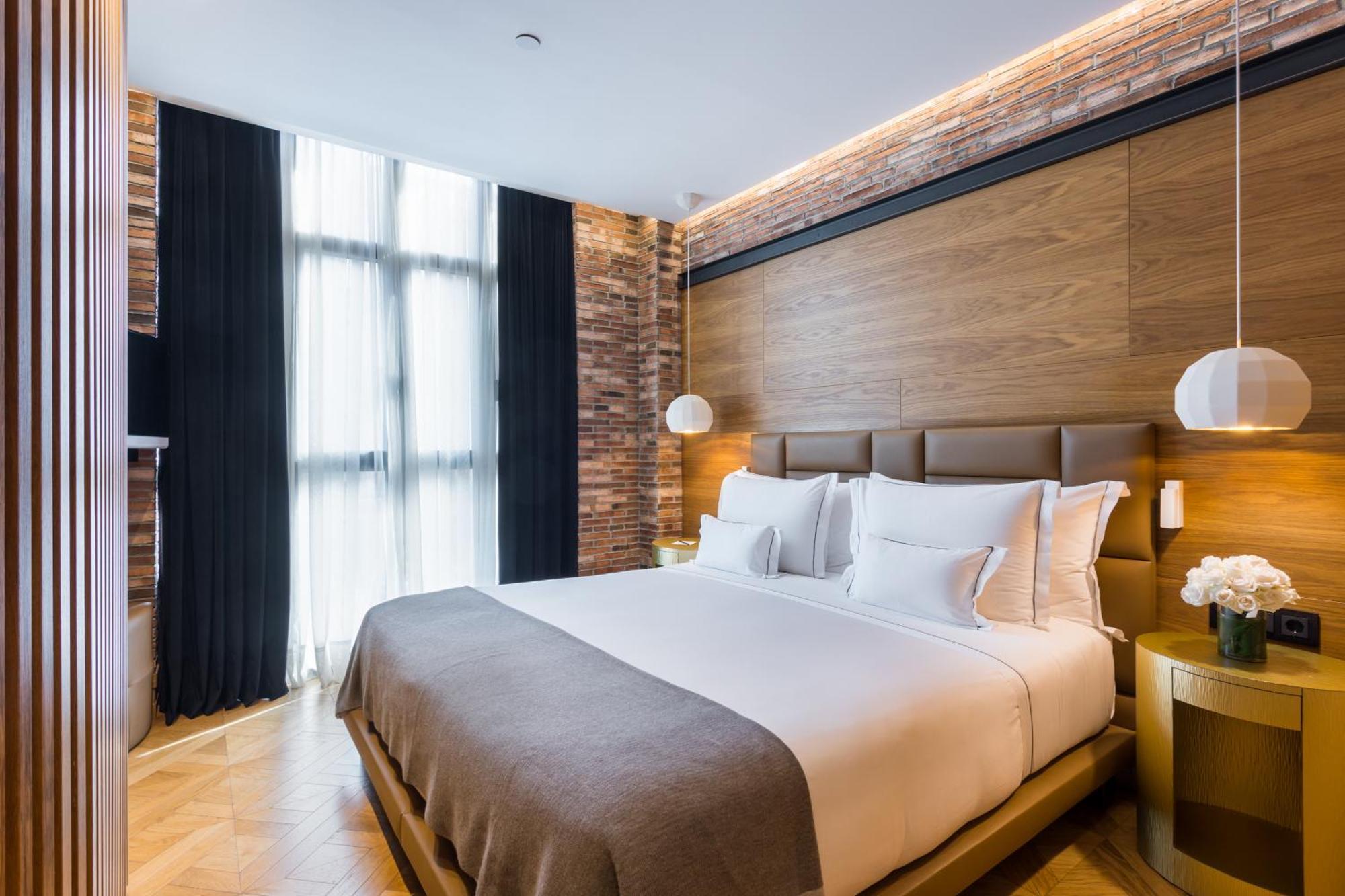 Monument Hotel 5*