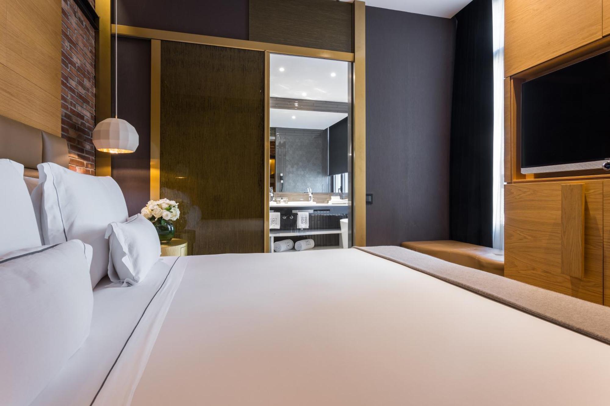 Monument Hotel 5*
