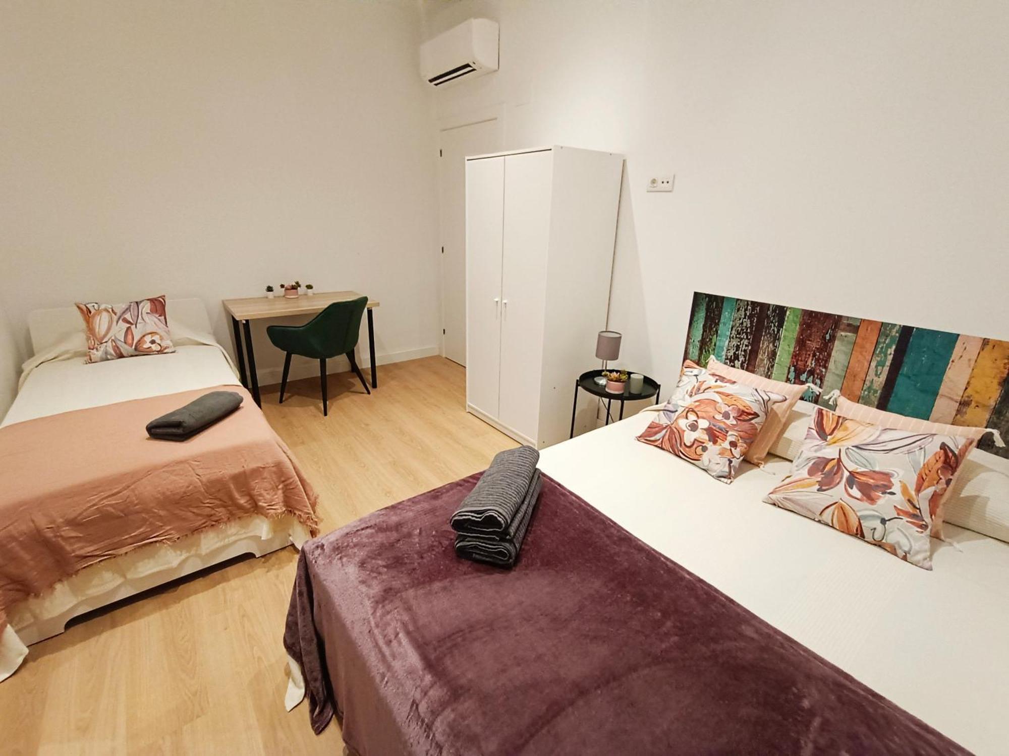 Hostal By Universitat Private *