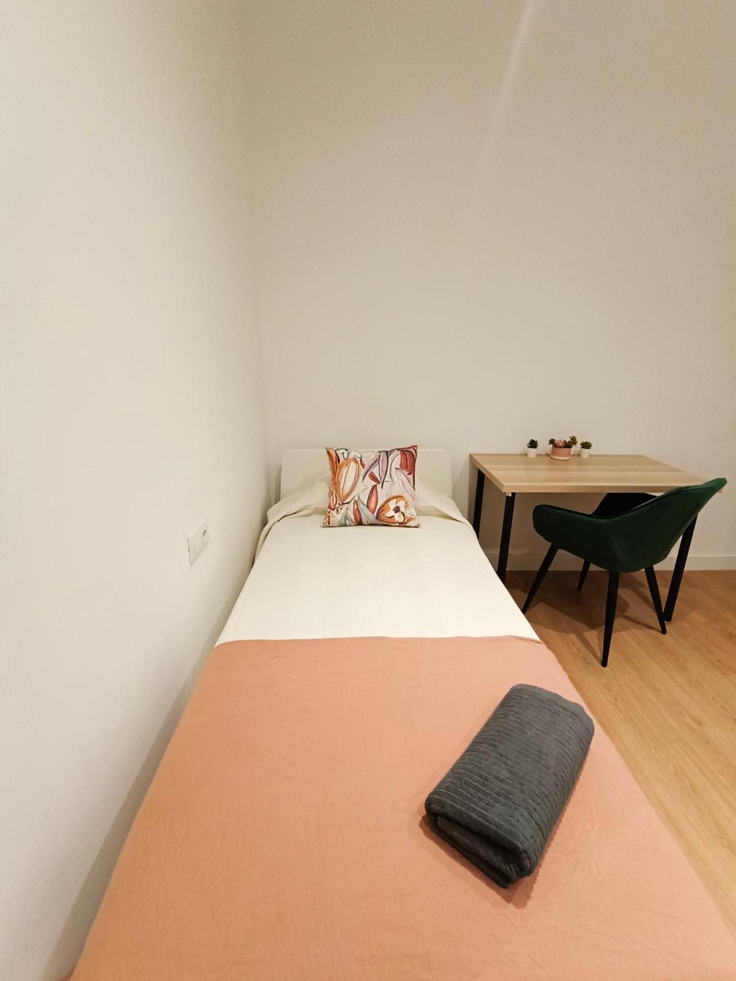 By Universitat Private * Barcelona