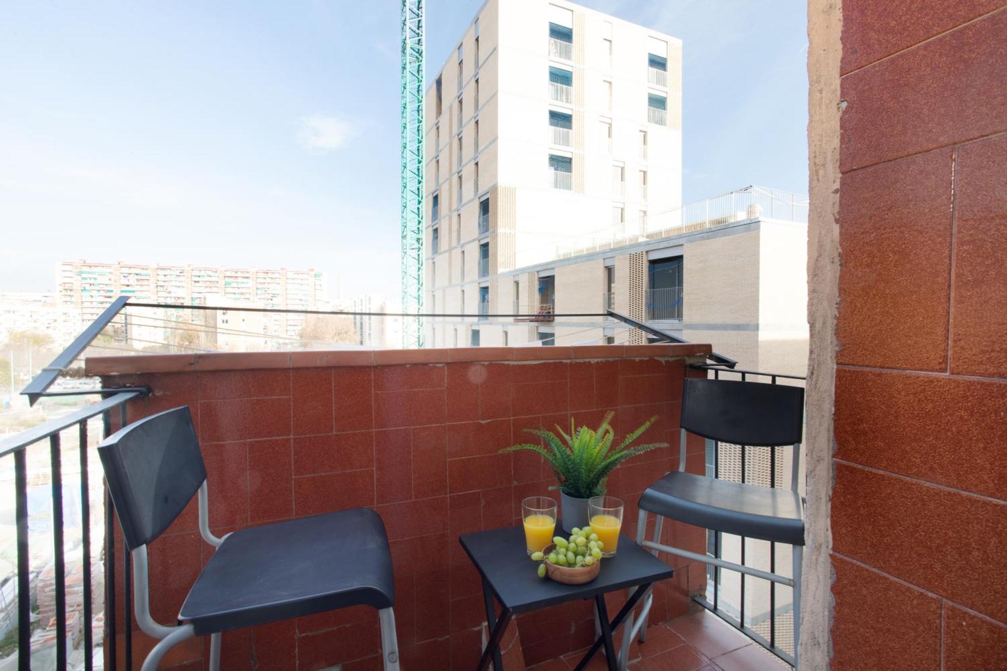 Sunshine & Beach Urban Two-bedroom *