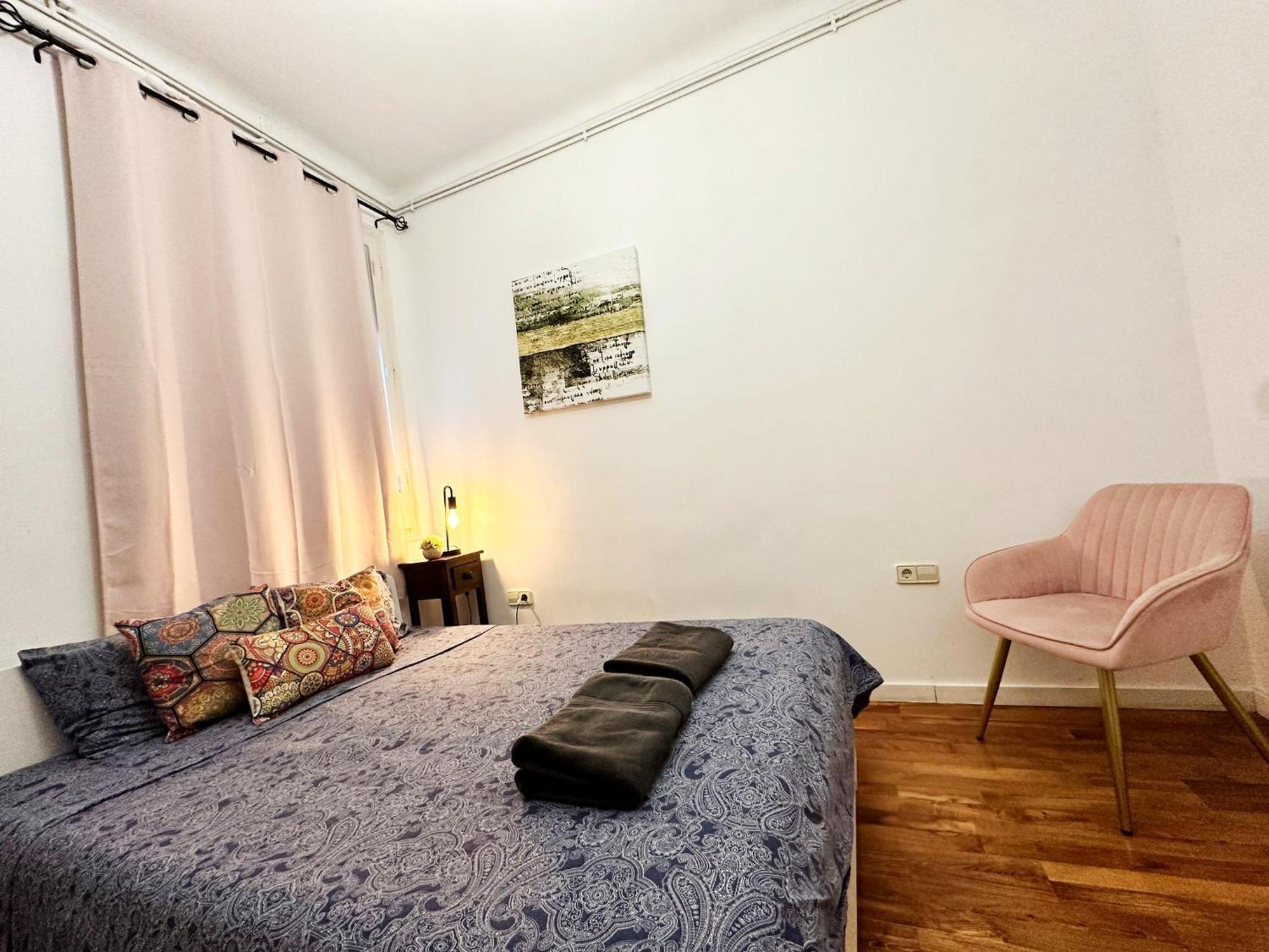 By Urquinaona Private Hostal Barcelona
