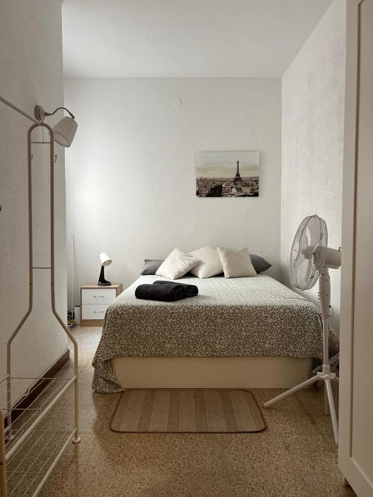 Privada En Piso Compartido Lepanto * Barcelona
