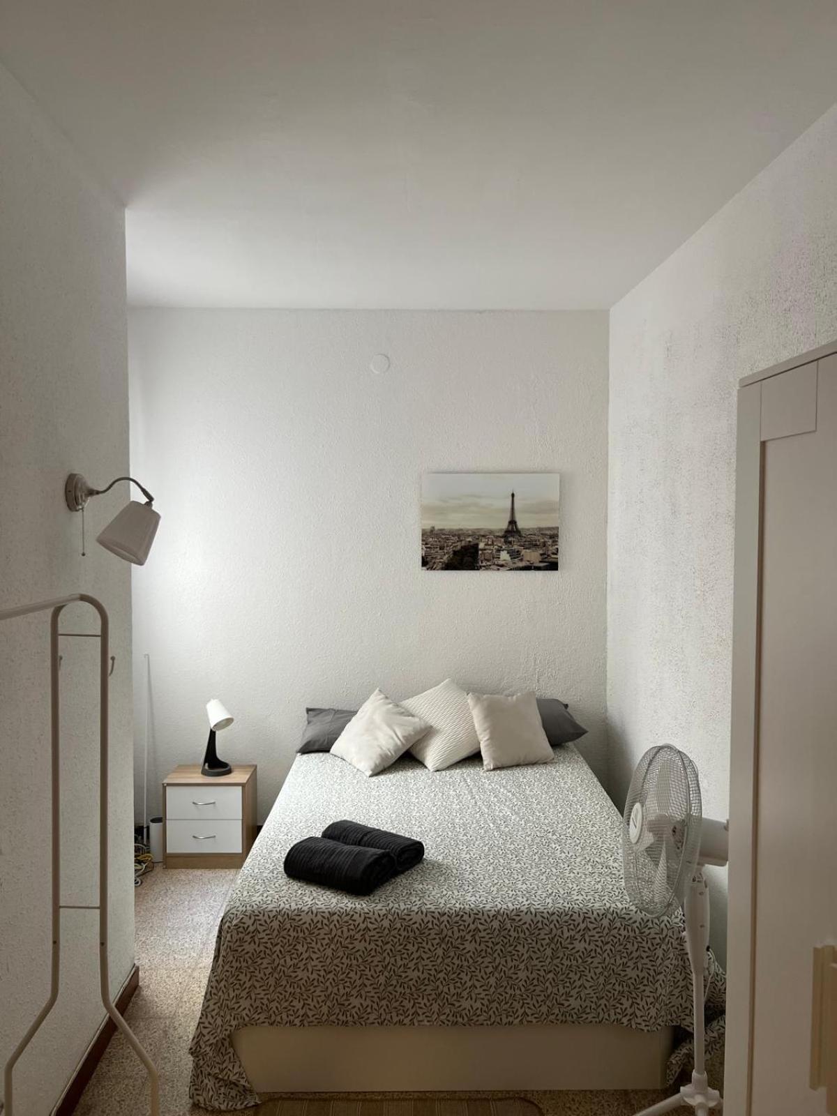 Hostal Privada En Piso Compartido Lepanto *