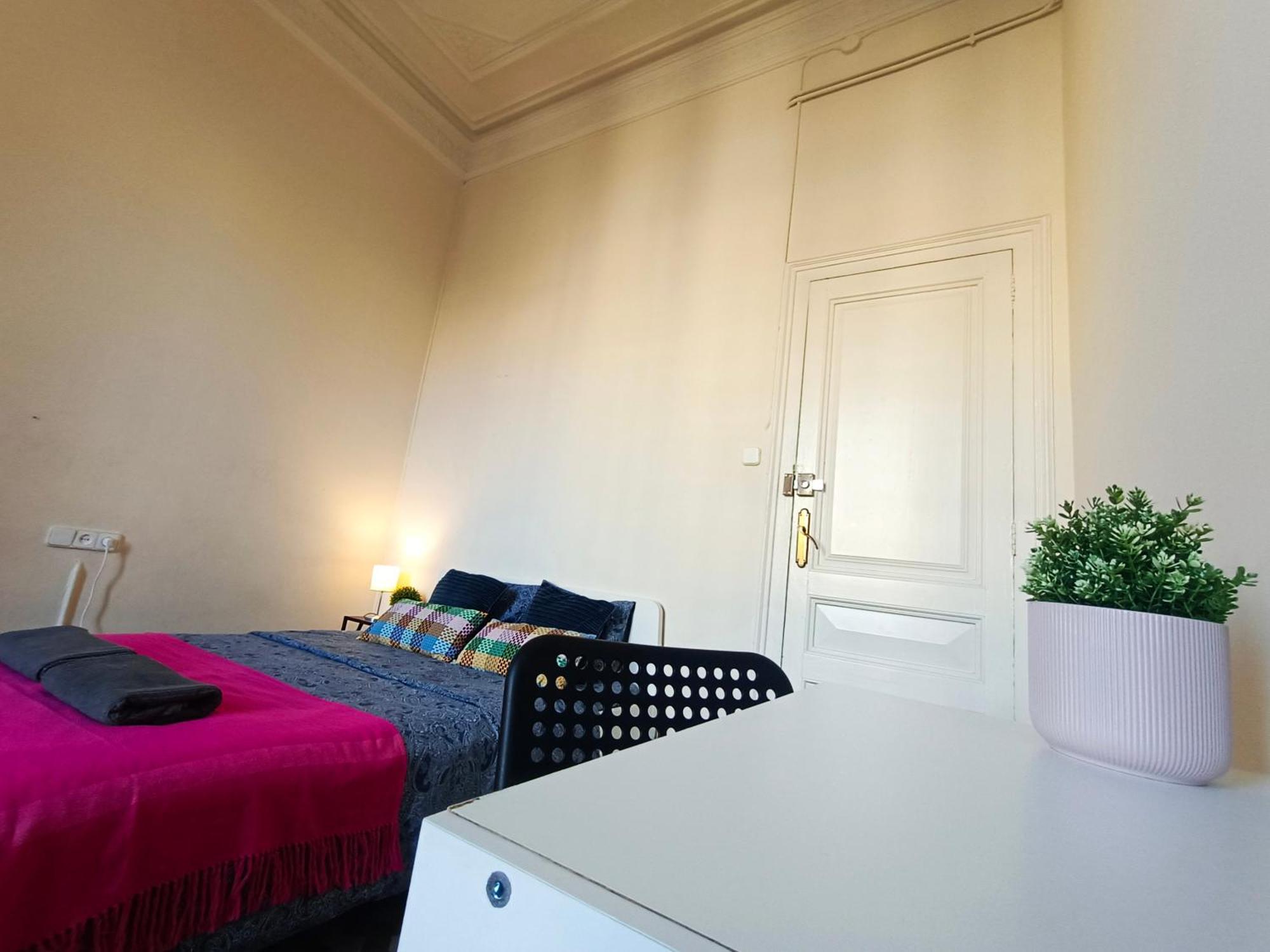 Hostal Oasis - Urquinaona1