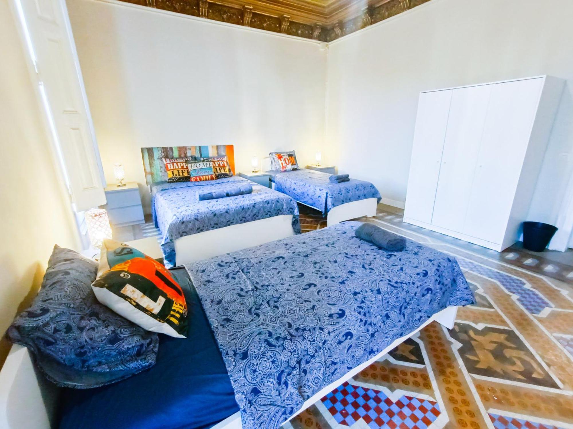 Hostal - Roger De Lluria Barcelona