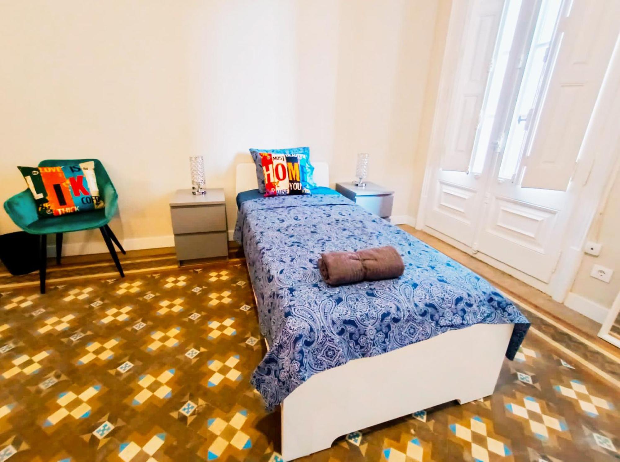 Hostal - Roger De Lluria *