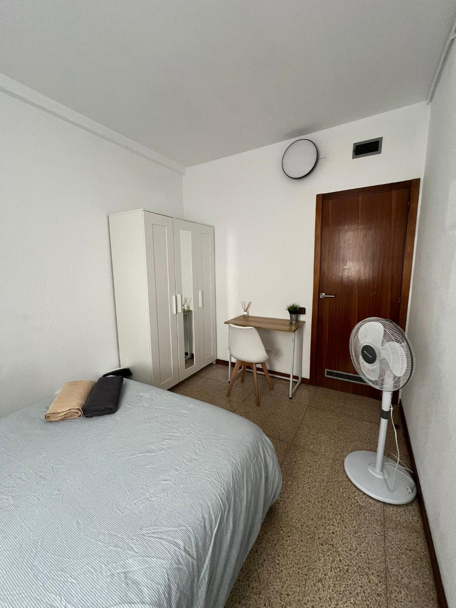 Privada En Piso Compartido Lepanto Hostal *