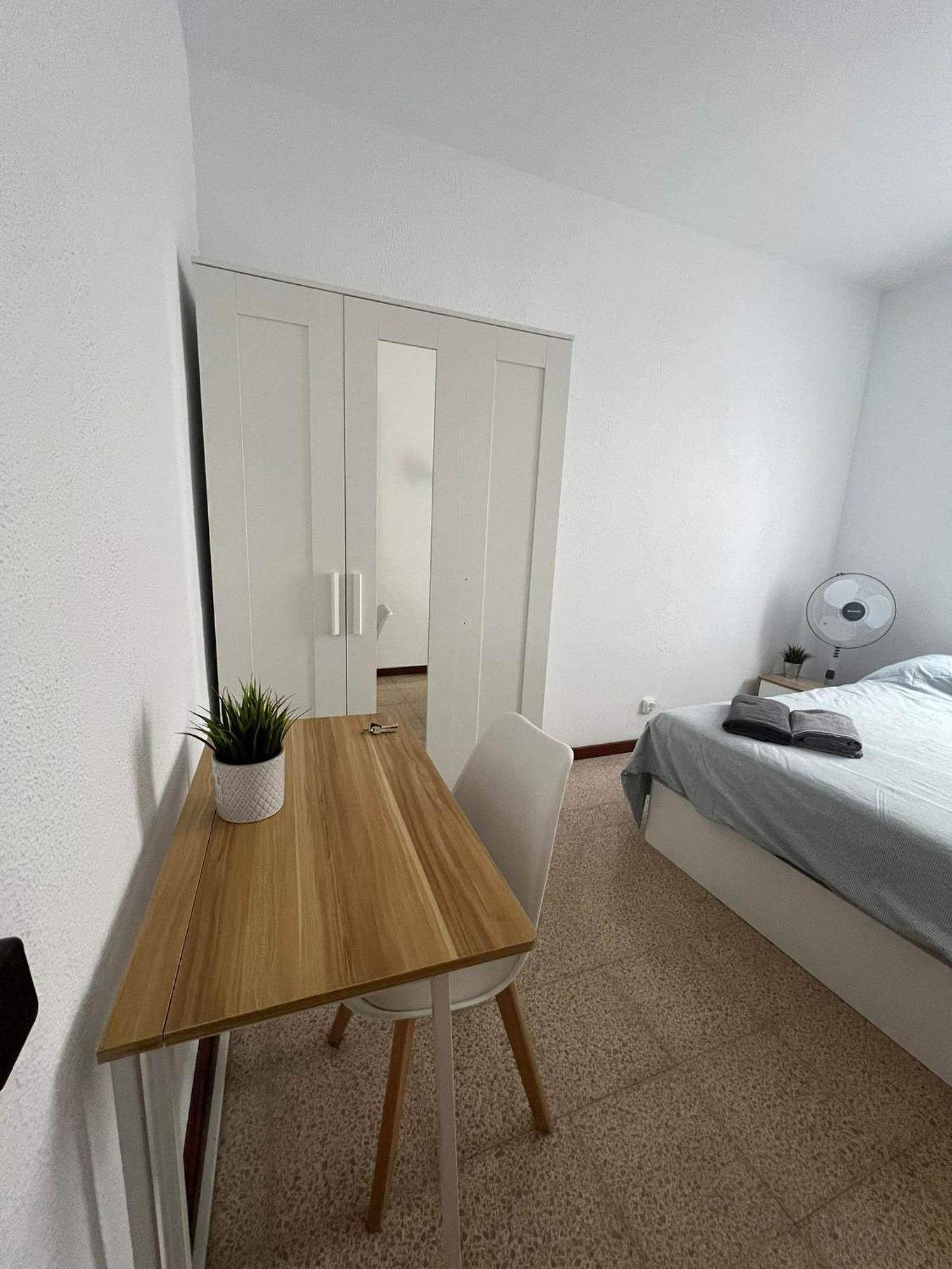 Hostal Privada En Piso Compartido Lepanto *