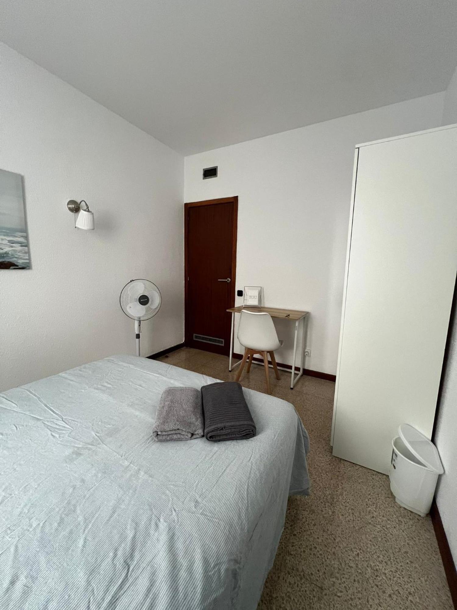 Privada En Piso Compartido Lepanto Hostal *