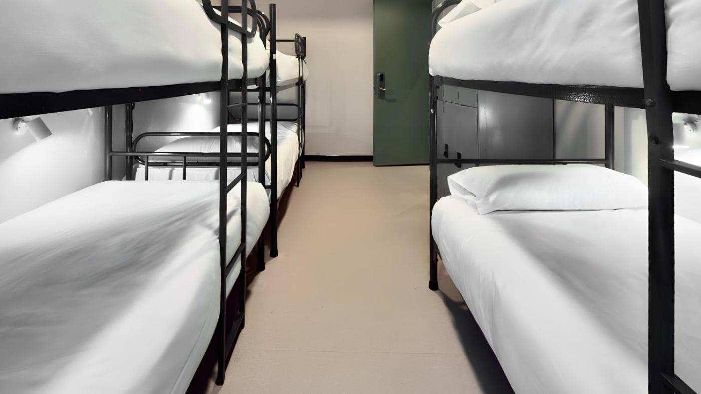 Ideal Youth Hostal *