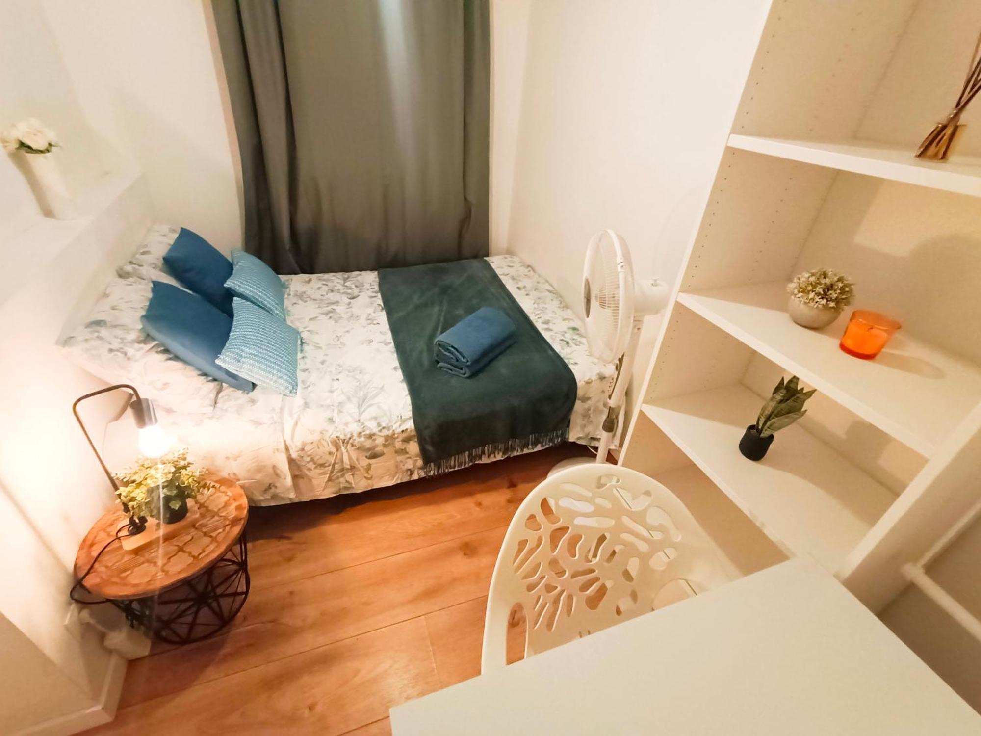 Sharing Flats In Gotico Hostel