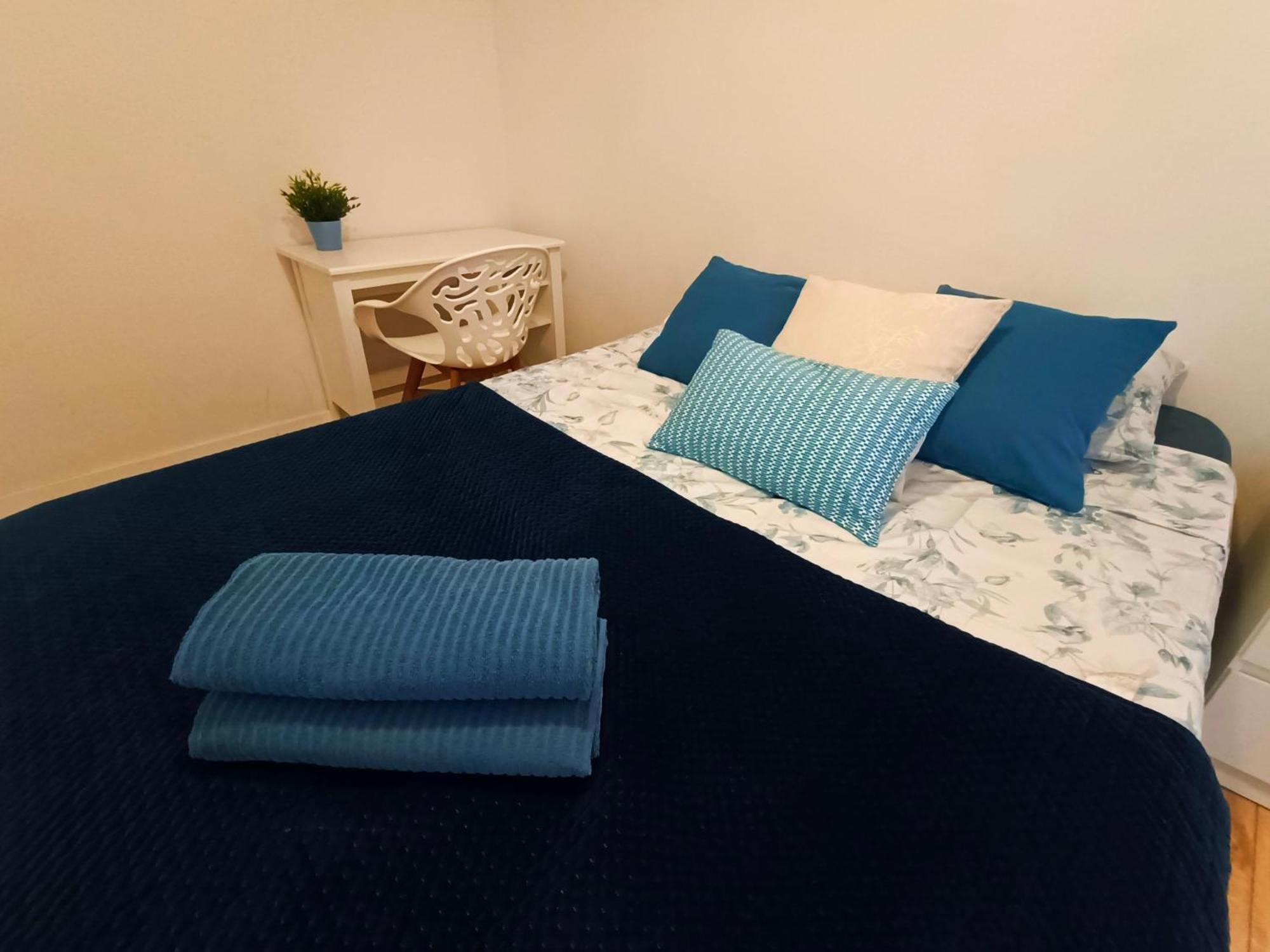 Sharing Flats In Gotico Hostel Barcelona