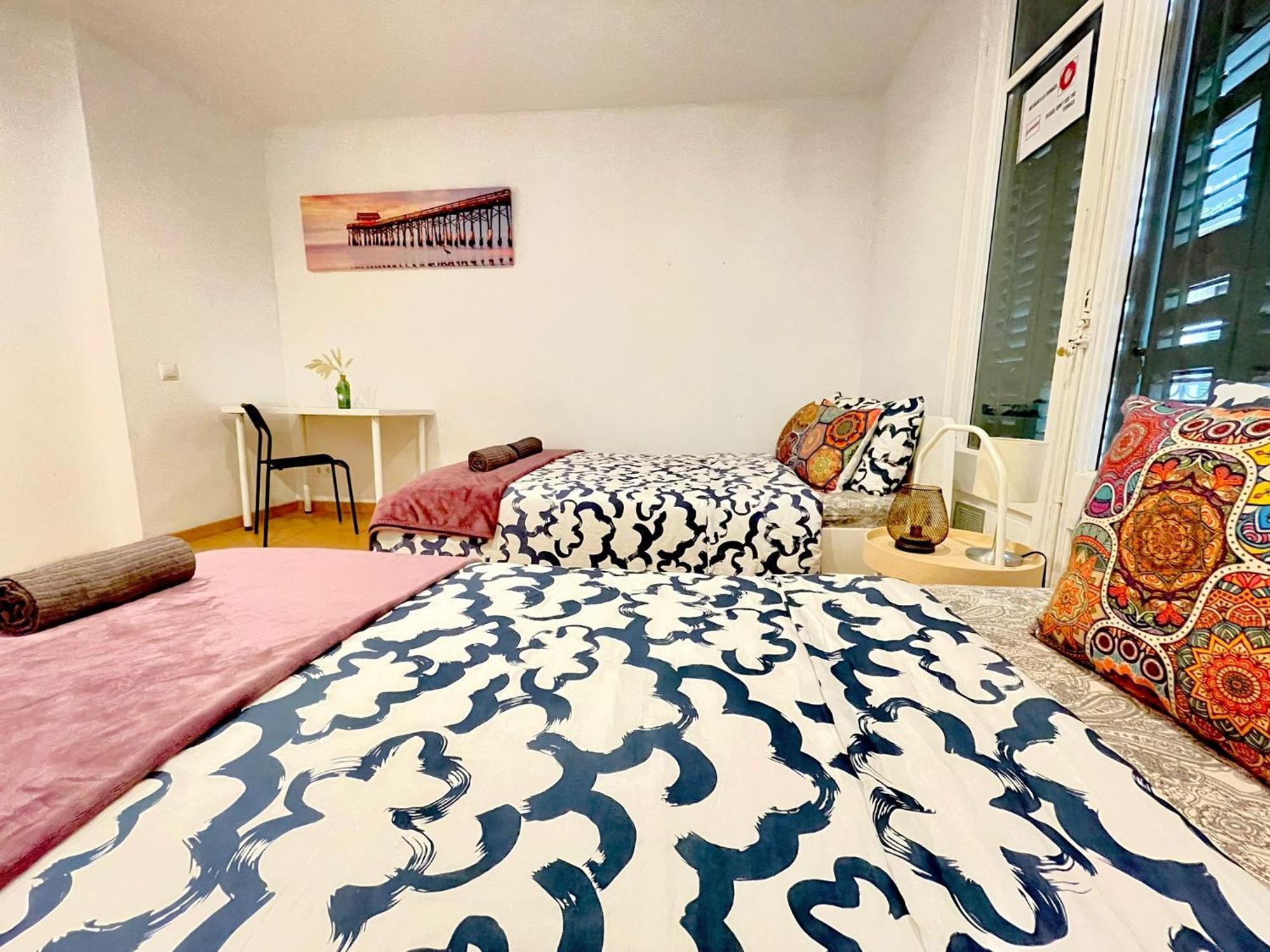 Hostel Sharing Flats In Gotico