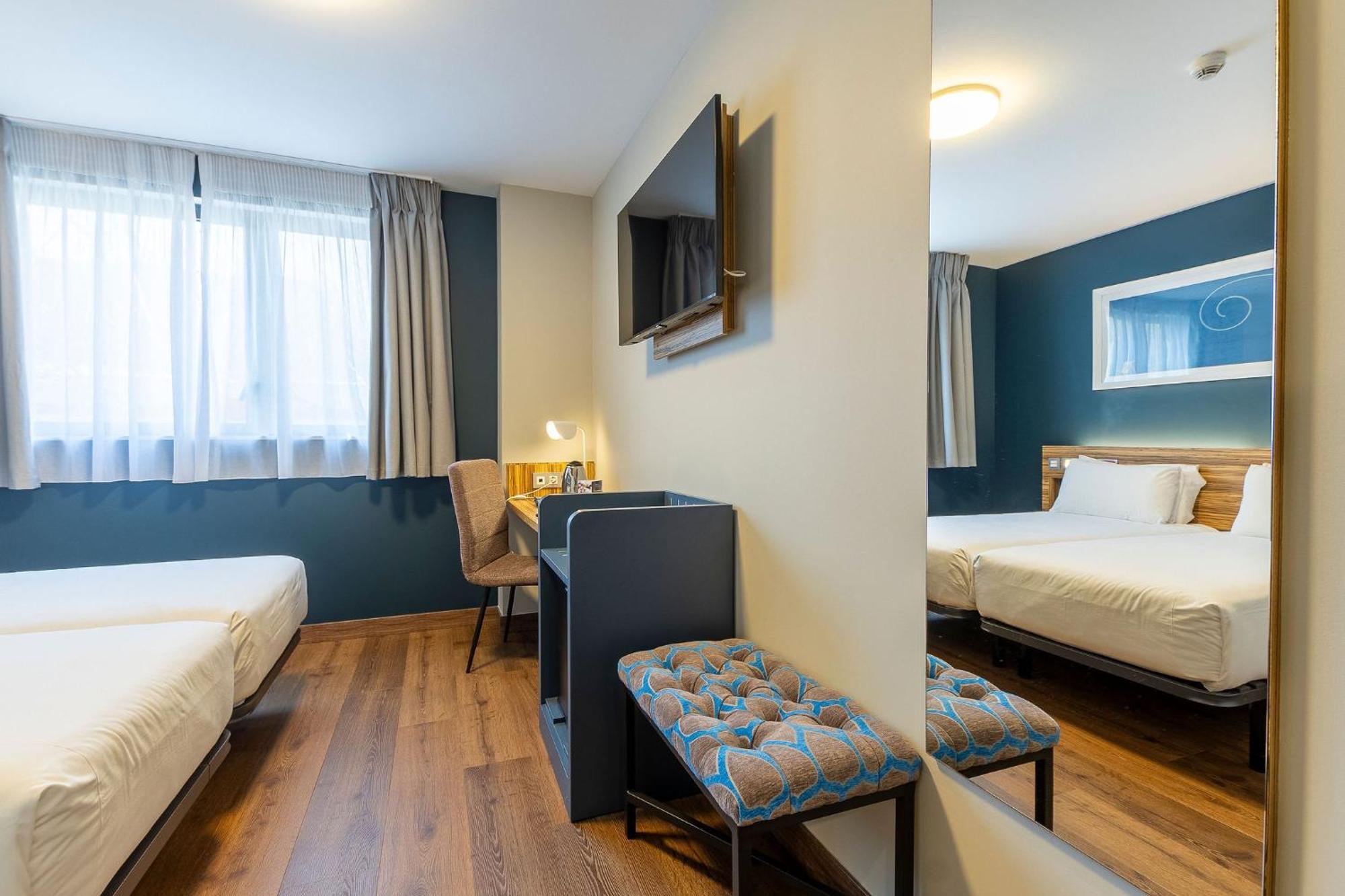 Travelodge Poblenou Hotel *
