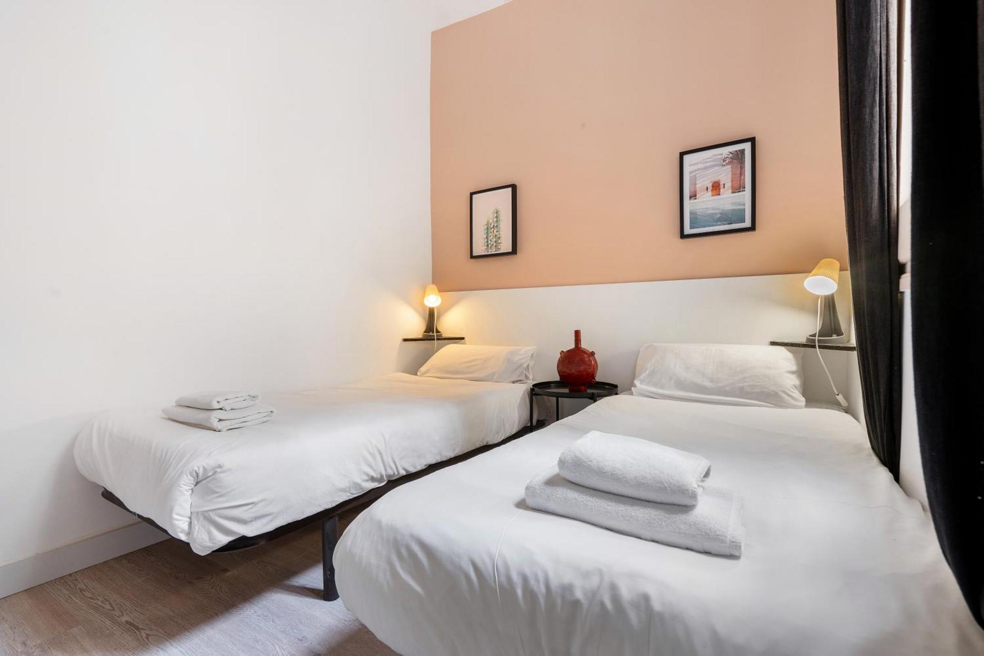 Fridays Flats Retro Chic In Poble Sec Barcelona