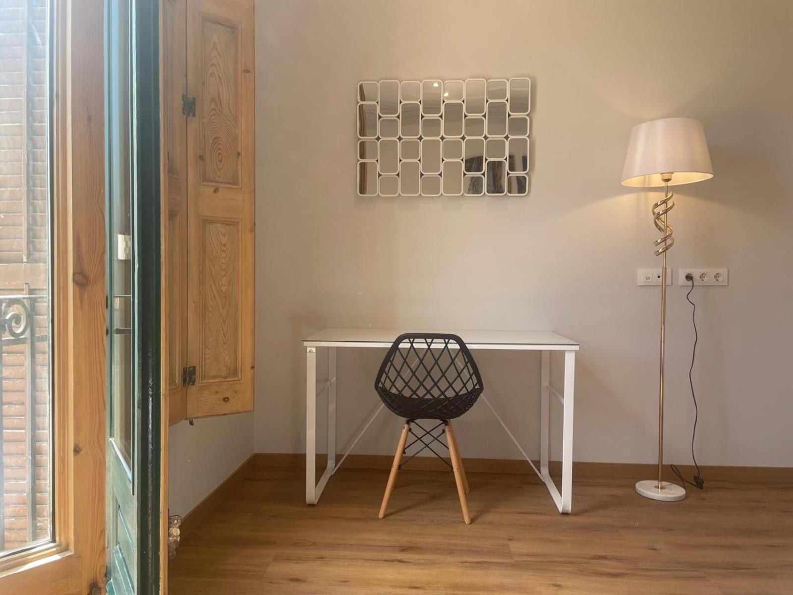 Des Artistes Hostel