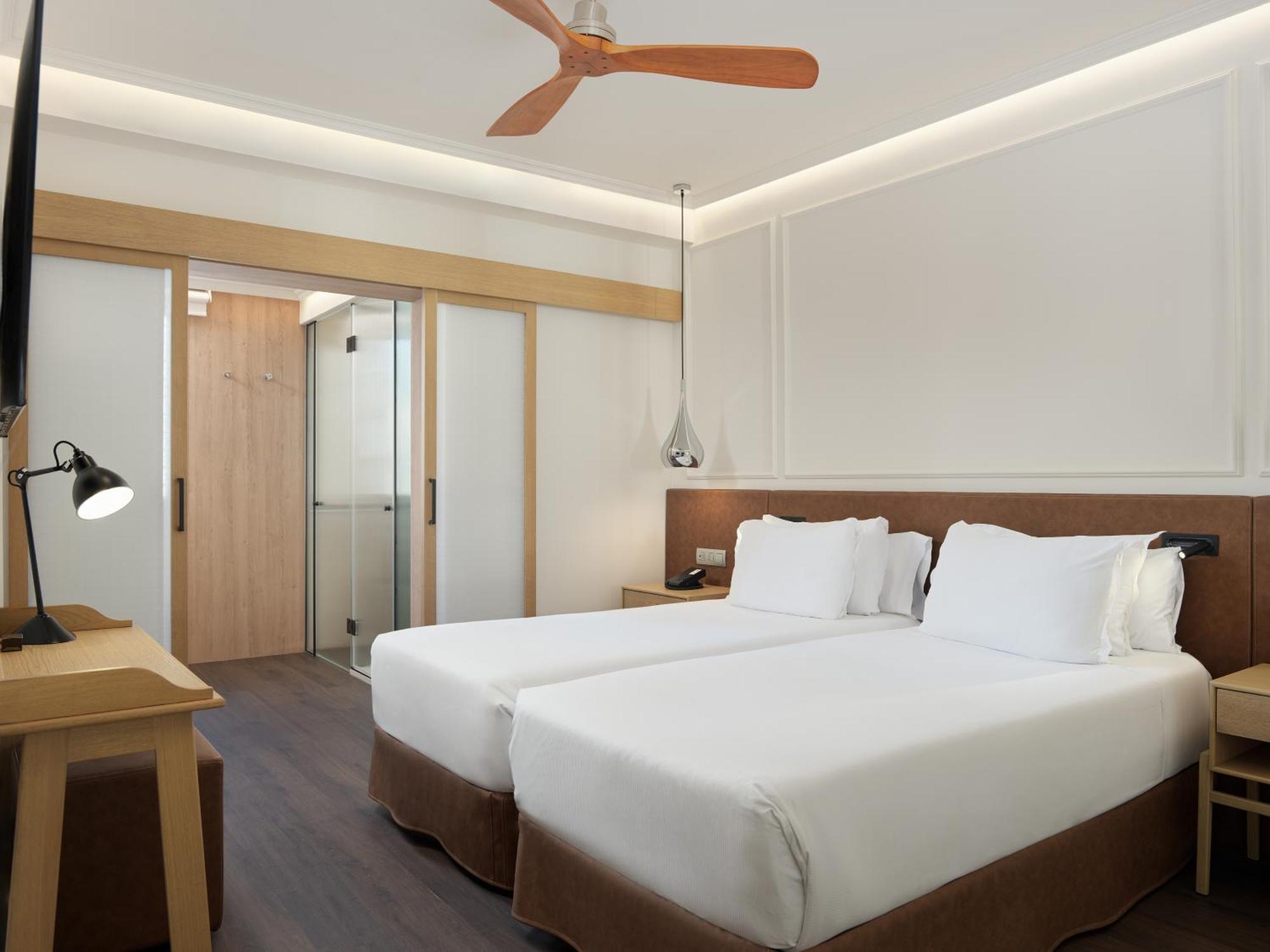 H10 Universitat 4* Barcelona