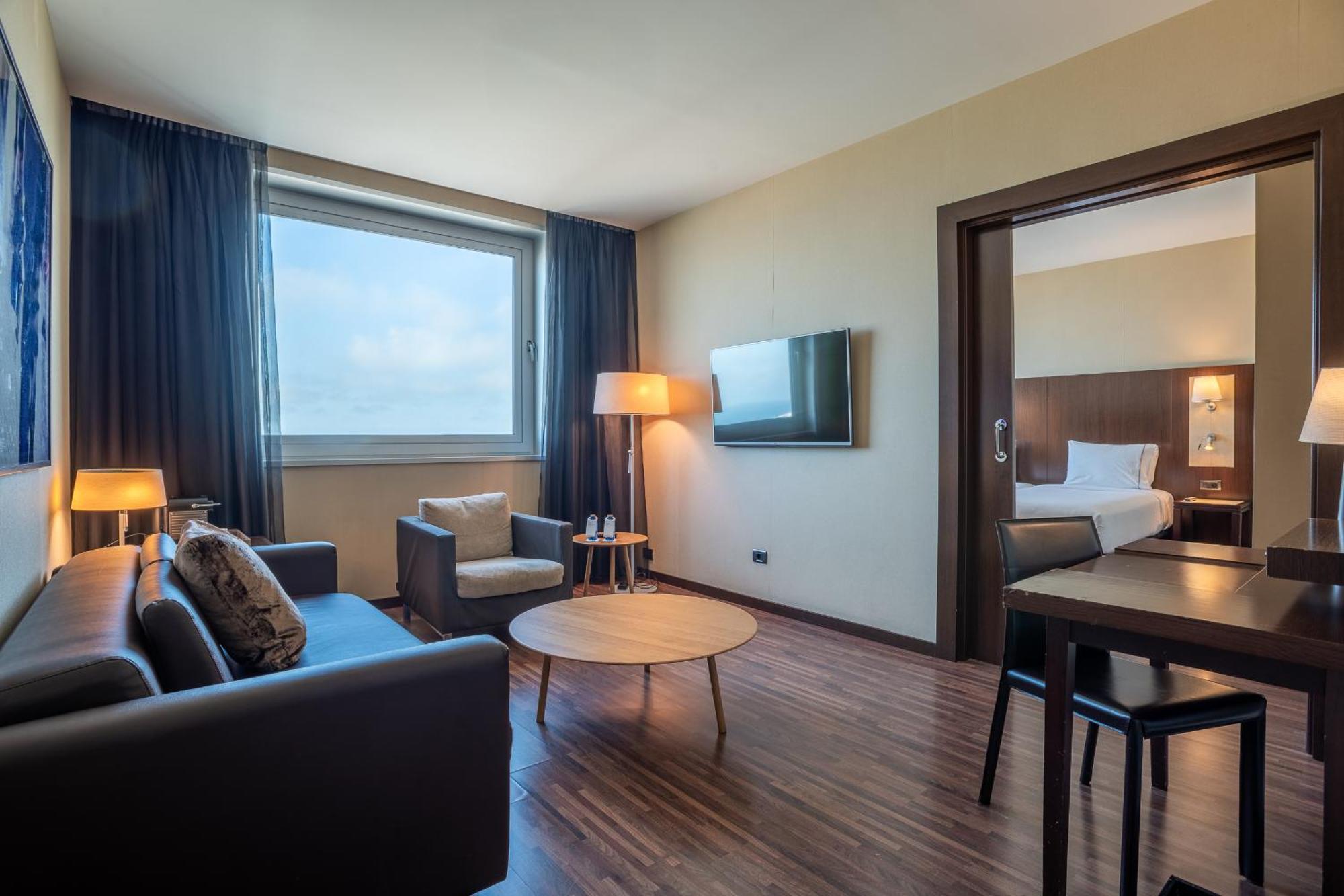 Hotel Ac Fórum By Marriott 4*