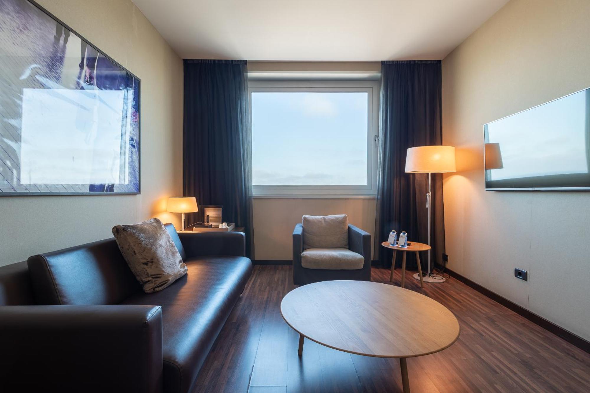 Hotel Ac Fórum By Marriott 4*