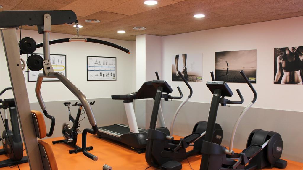 Residencia Universitaria Torre Girona Apartment