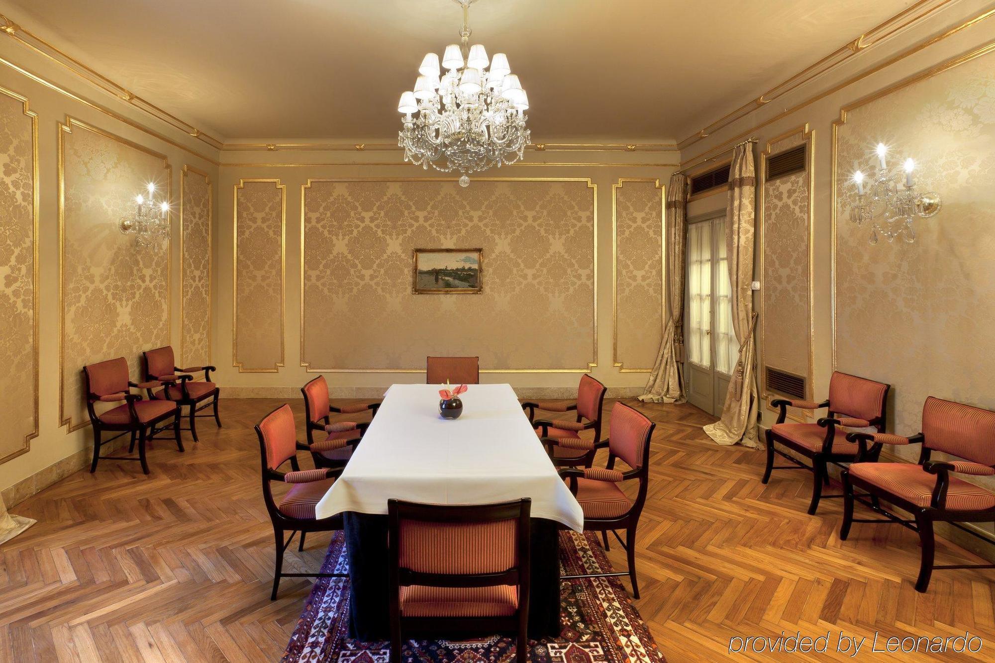 Acta Atrium Palace 4*
