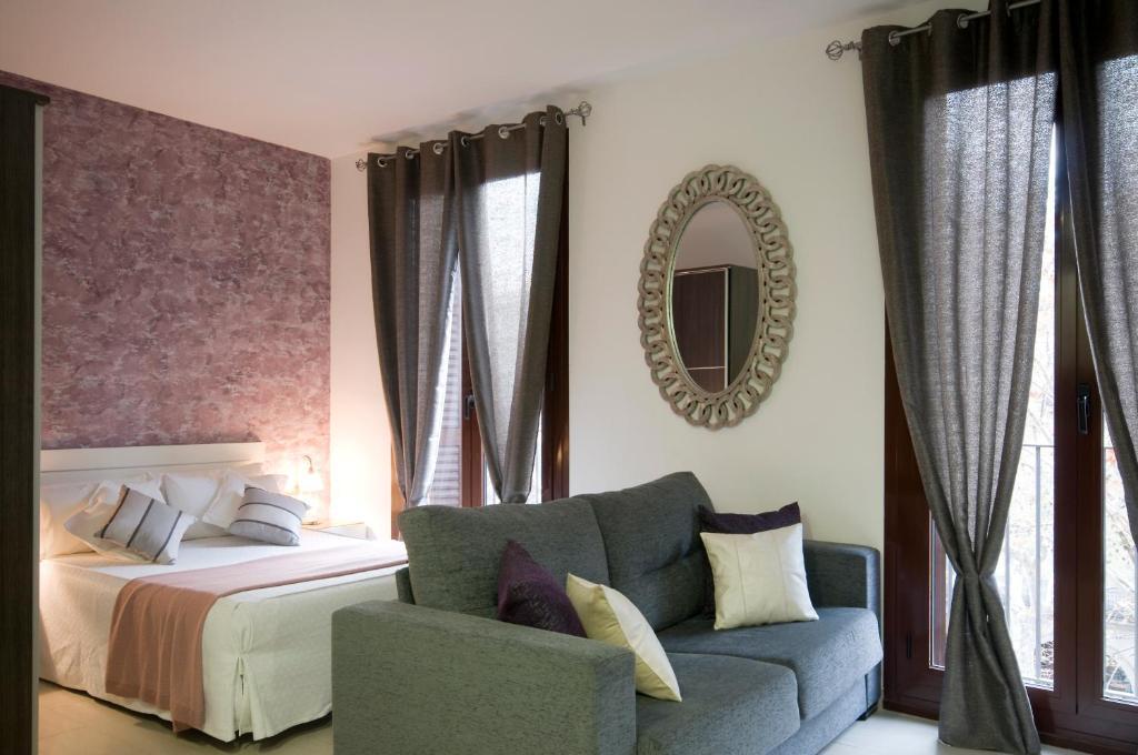 Apartmentos Ramblas 108 3*