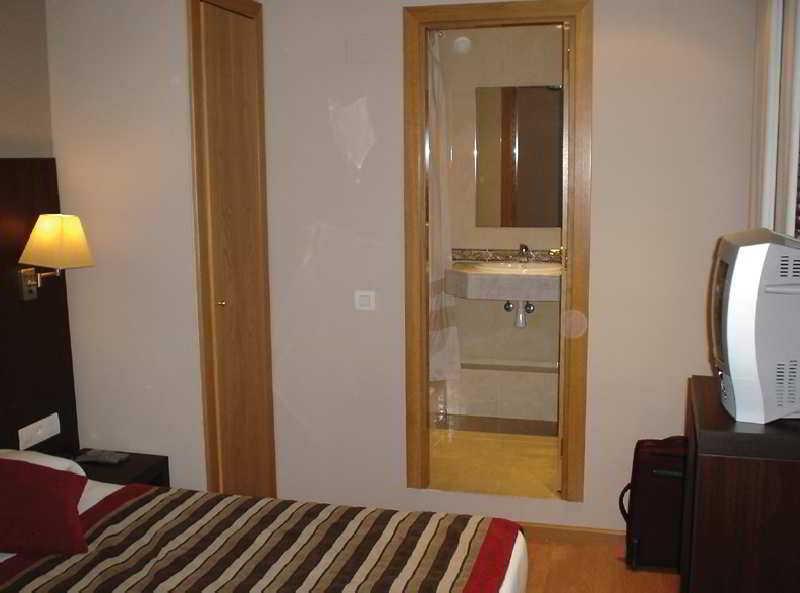 Guest house Yomo Bcn Port