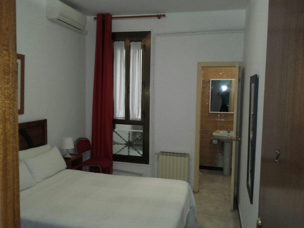 Absolut Centro Hotel 2*