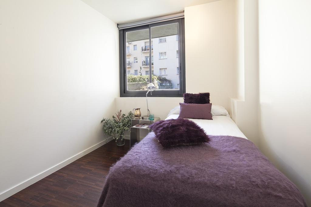 Apartment Rentals - Private Pool And Garden Center Barcelona