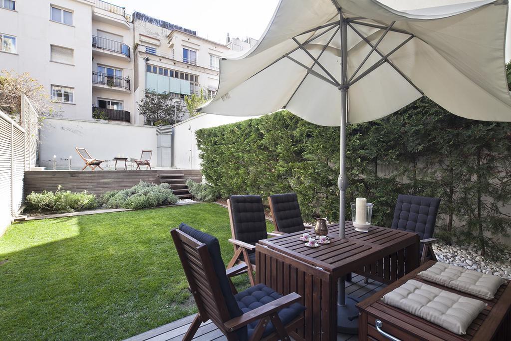 Apartment Rentals - Private Pool And Garden Center