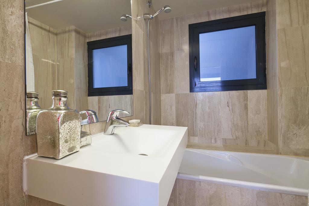 Rentals - Private Pool And Garden Center * Barcelona