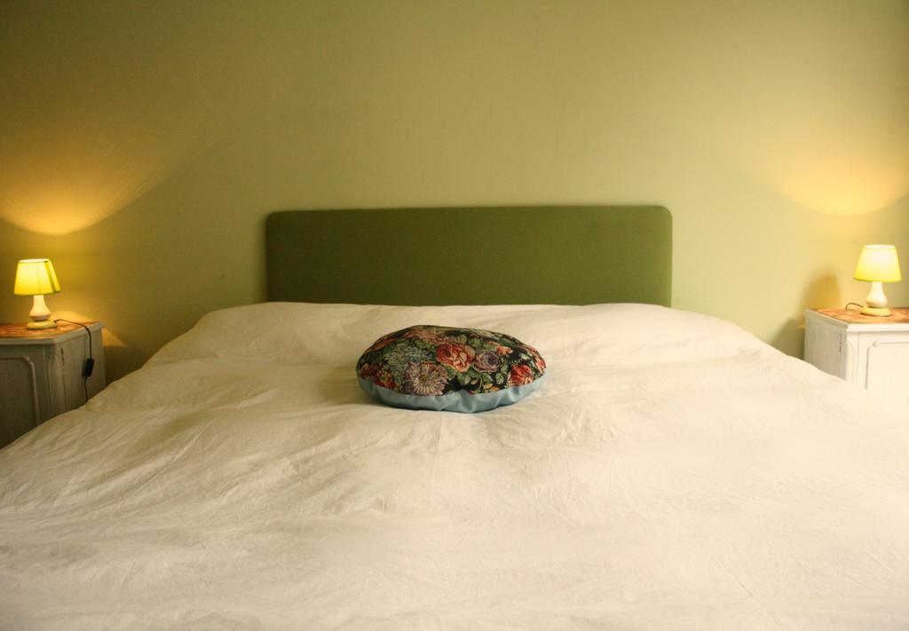 Bed & Art *