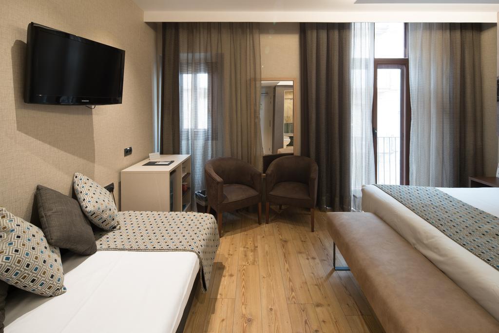 Catalonia Born Hotel